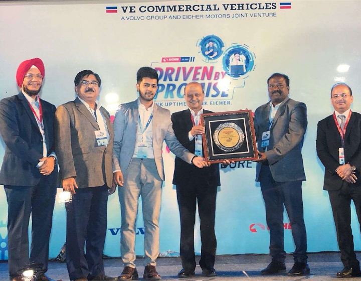 Rivoltech team receiving a supplier award at the VE Commercial Vehicles Driven by Promise event